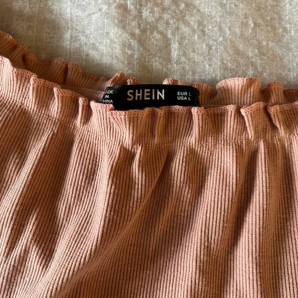 SHEIN cute crop top - Picture 6 of 8